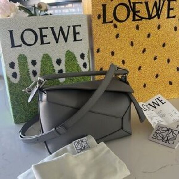 AUTHENTIC Small LOEWE Puzzle Edge Bag in Gorgeous Pearl Grey - Picture 7 of 8
